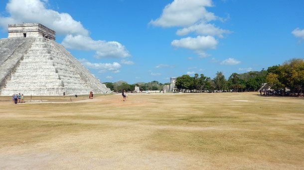 Pirâmide ou Templo de Kukulcán Chichén Itzá Pirâmide ou Templo de Kukulcán Chichén Itzá