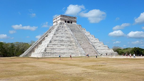 Pirâmide de Kukulcán Chichén Itzá Pirâmide de Kukulcán Chichén Itzá