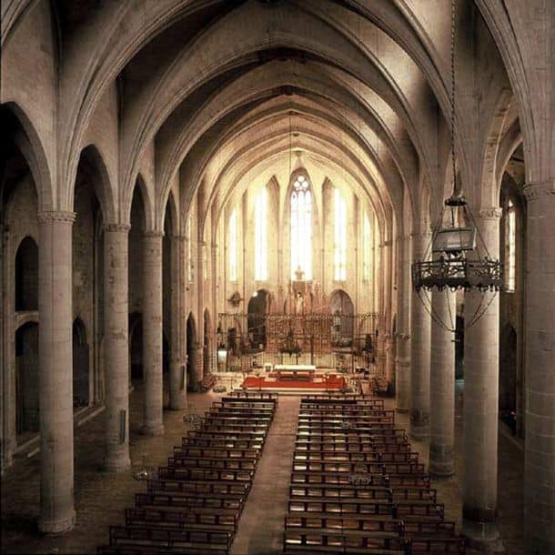 Basílica de Santa Maria, Castelló d'Empúries A imponente Basílica de Santa Maria no centro histórico medieval de Castelló d'Empúries (crédito: Departamento de Promoción Económica del Ayuntamiento de Castelló de'Empúries)