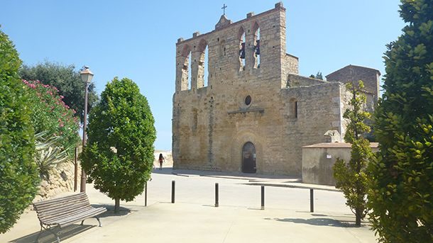 Iglesia de Sant Esteve de Peratallada Iglesia de Sant Esteve de Peratallada