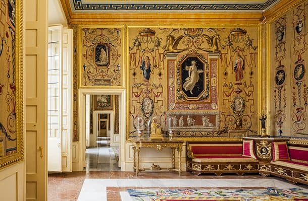 Palacio de Los Bourbons - Monasterio de El Escorial Palacio de Los Bourbons - Monasterio de El Escorial