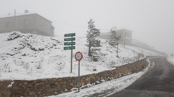 Puerto de Navacerrada: Neve em Madrid Espanha Neve em Madrid - Estação de Esquí Puerto de Navacerrada - Espanha