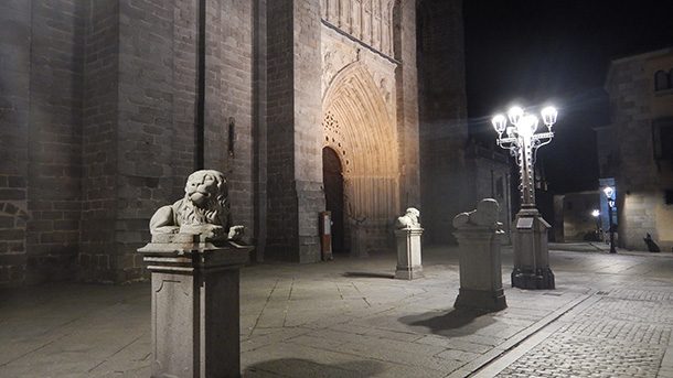 Plaza de La Catedral - Ávila - Espanha Plaza de La Catedral - Ávila - Espanha