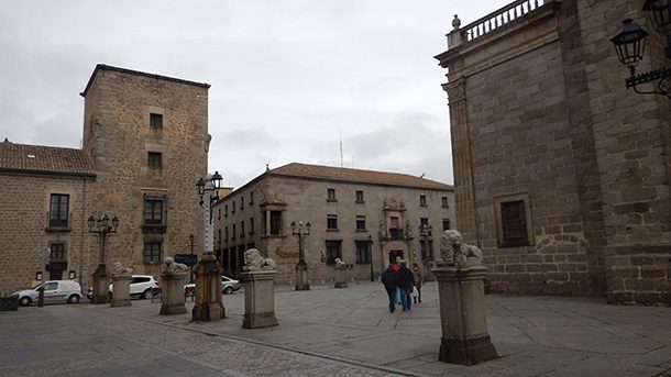 Plaza de La Catedral - Ávila - Espanha Plaza de La Catedral - Ávila - Espanha