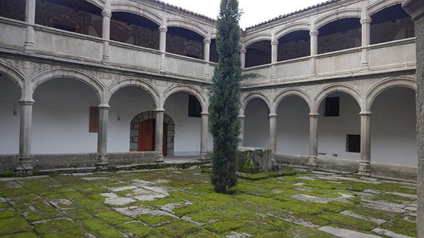 Real Monasterio de Santo Tomás - Ávila - Espanha Real Monasterio de Santo Tomás - Ávila - Espanha