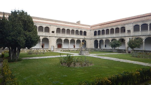 Real Monasterio de Santo Tomás - Ávila - Espanha Real Monasterio de Santo Tomás - Ávila - Espanha