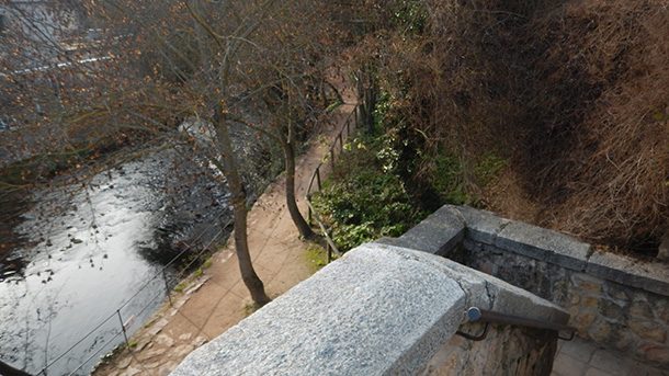 Rio Eresma - Segóvia - Espanha Rio Eresma - Segóvia - Espanha