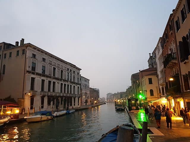 Canal Cannaregio - Veneza - Itália Canal Cannaregio - Veneza - Itália