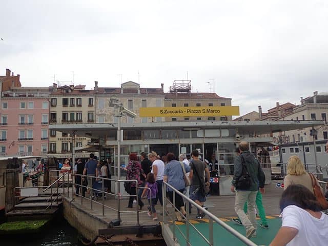 Estação Vaporetto S. Zaccaria - Veneza Estação Vaporetto S. Zaccaria - Veneza