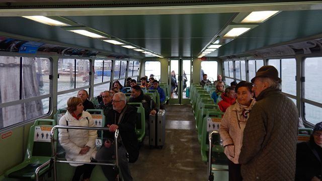 Vaporetto (transporte púlbico) em Veneza Itália Vaporetto (transporte púlbico) em Veneza Itália