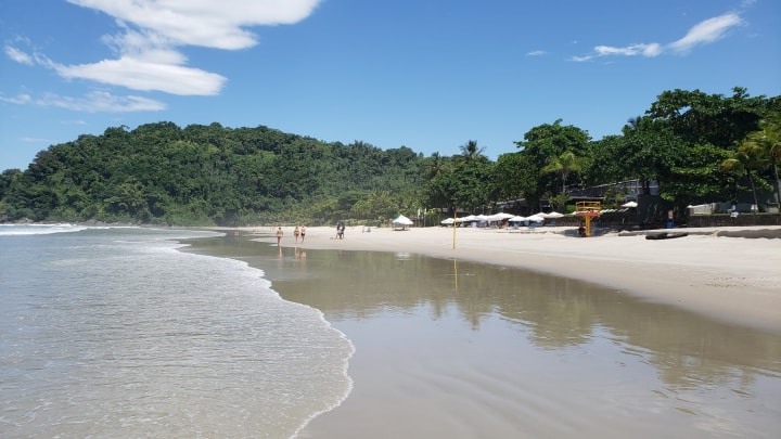 Praia de Juquehy em frente ao Juquehy Praia Hotel