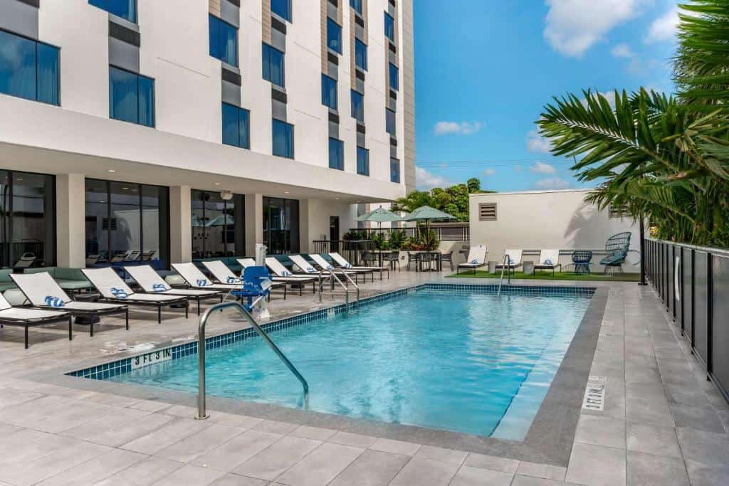 Comfort Inn & Suites Miami Airport - Aeroporto - Miami