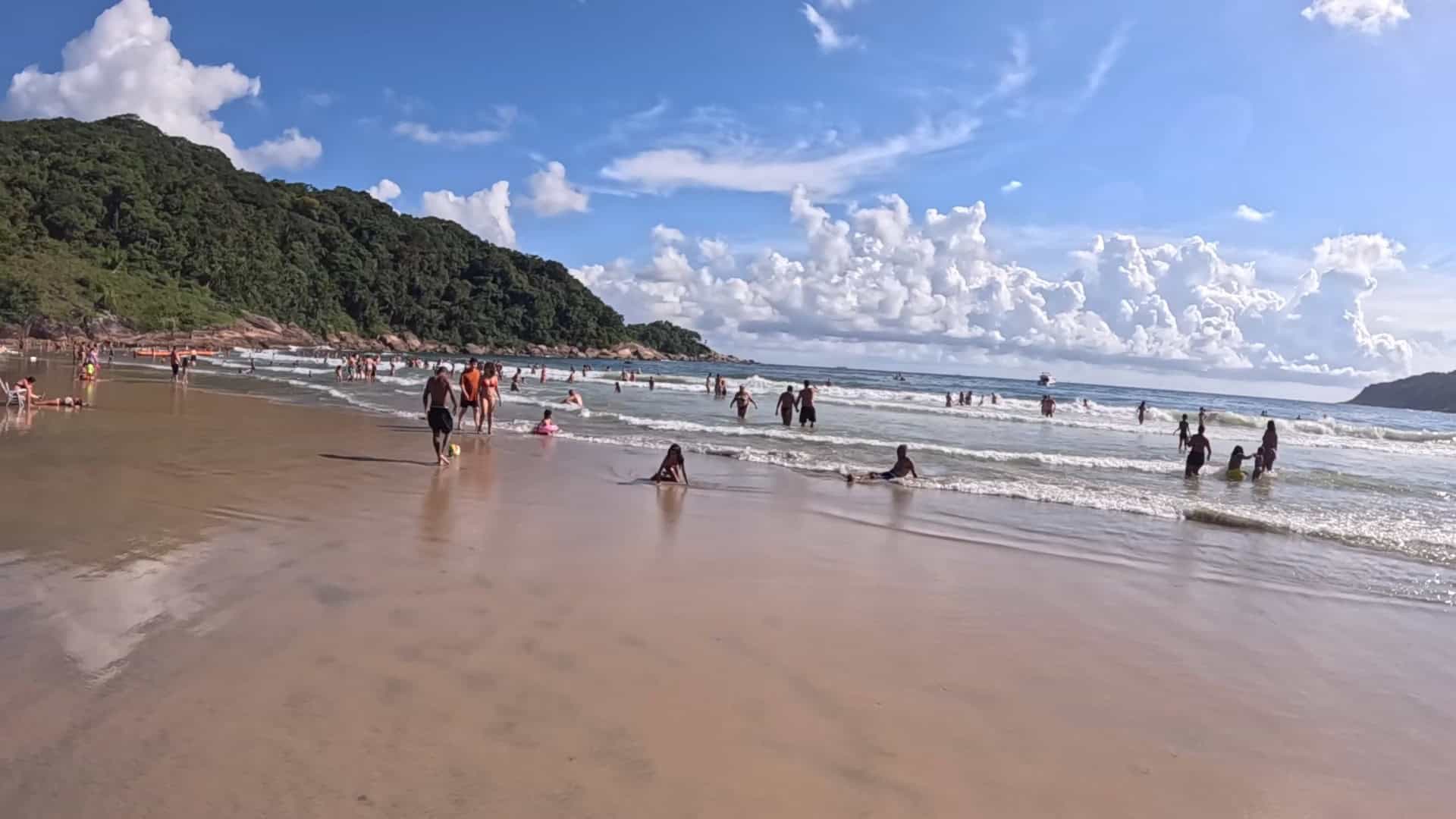 Praia do Guaiúba - Guarujá - SP - Brasil