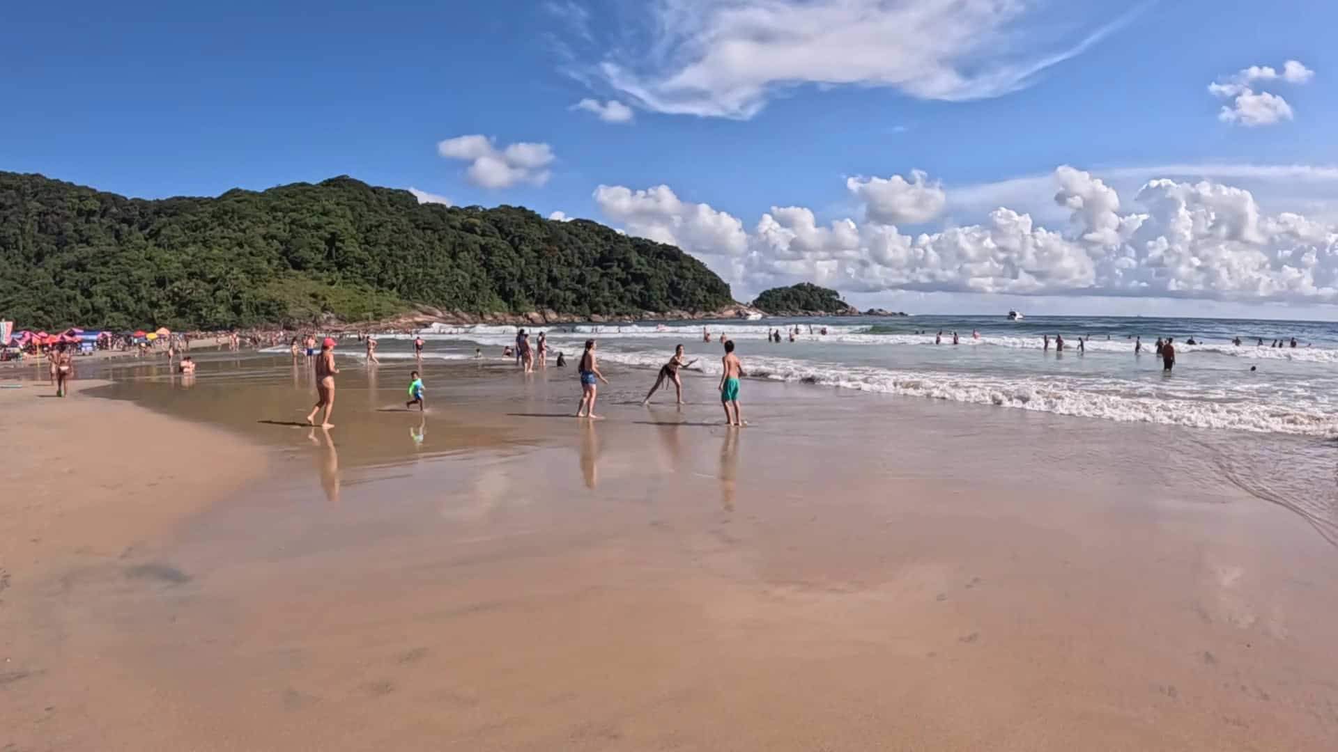 Praia do Guaiúba - Guarujá - SP - Brasil