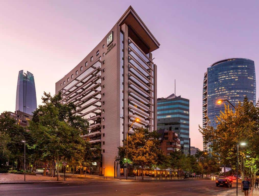 Plaza El Bosque Ebro - El Golf - Santiago - Chile