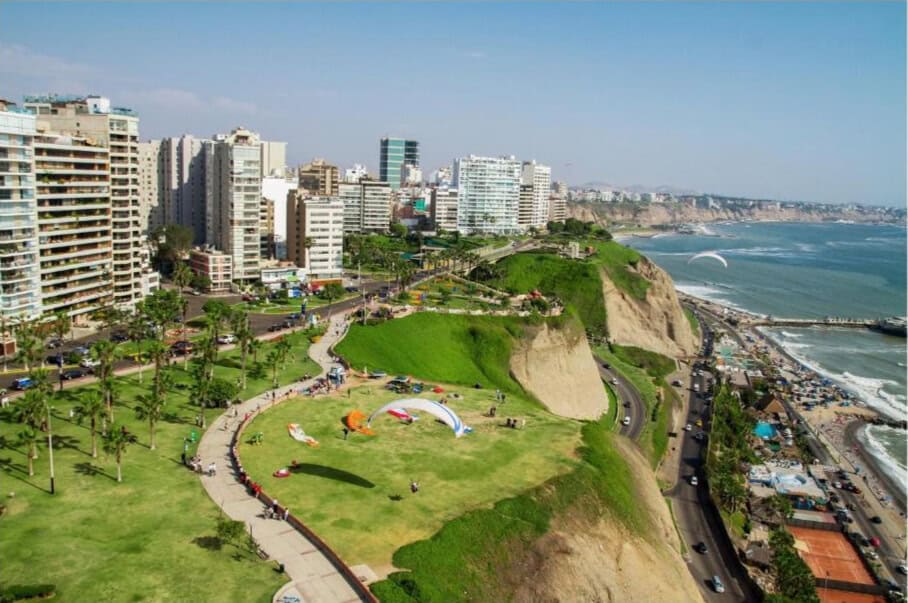 Malecón de Miraflores - Lima - Peru Malecón de Miraflores - Lima - Peru