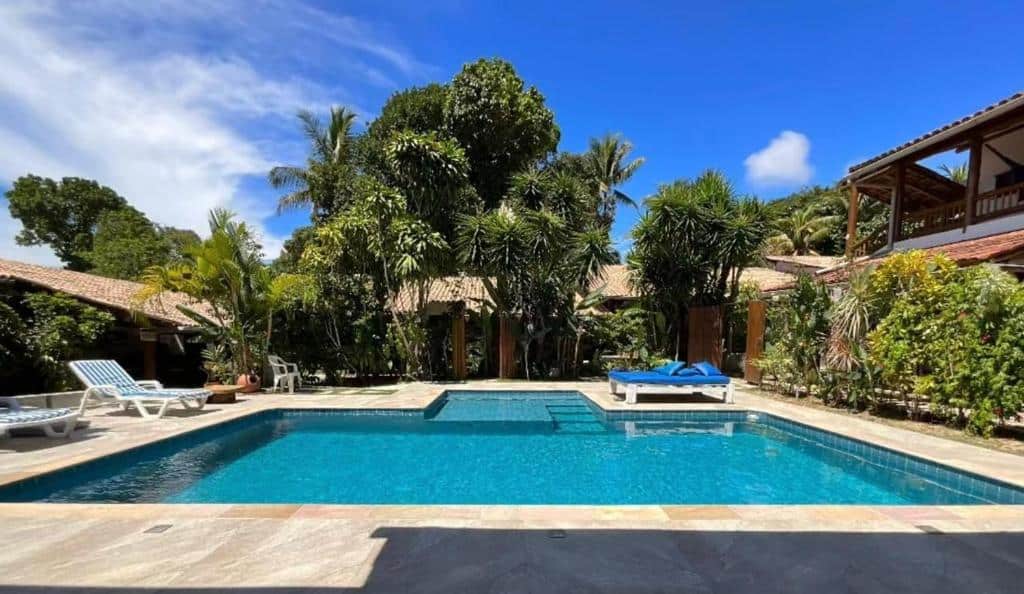 Pousada Pandoro em Trancoso: área de lazer com piscina no Centro Comercial, localizada entre o Quadrado e a Praça da Independência Pousada Pandoro em Trancoso: área de lazer com piscina no Centro Comercial, localizada entre o Quadrado e a Praça da Independência